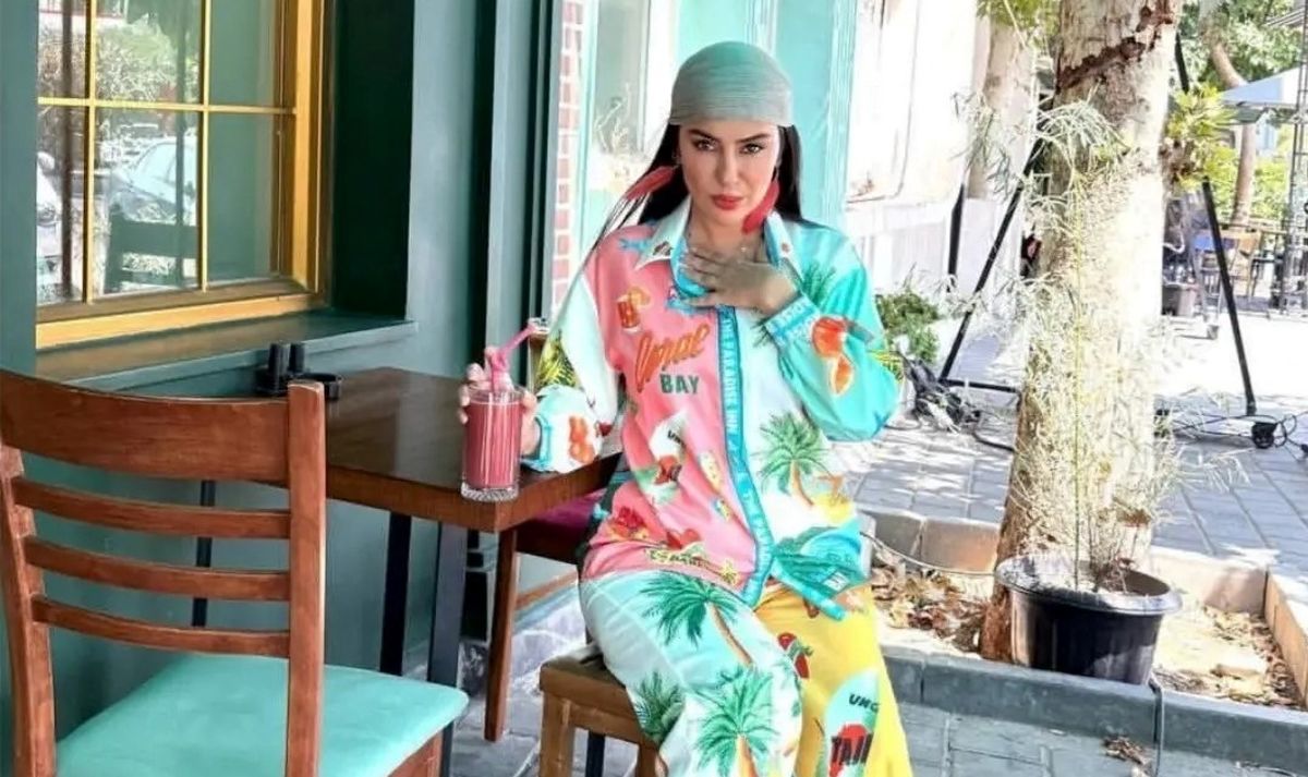 شیدا یوسفی با استایل چشمنواز خود در امارات، جلب توجه کرد؛ بازیگر سریال نون خ چه جذاب شده