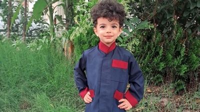 آموزش آهنگ «تولدت مبارک » توسط سامان احتشامی، سلطان پیانو نوازی به مهدیار کلایی در پشت صحنه پایتخت + ویدئو