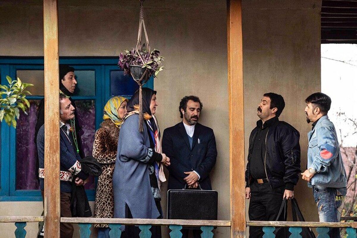 بازیگران سریال پایتخت در پشت‌صحنه + عکس