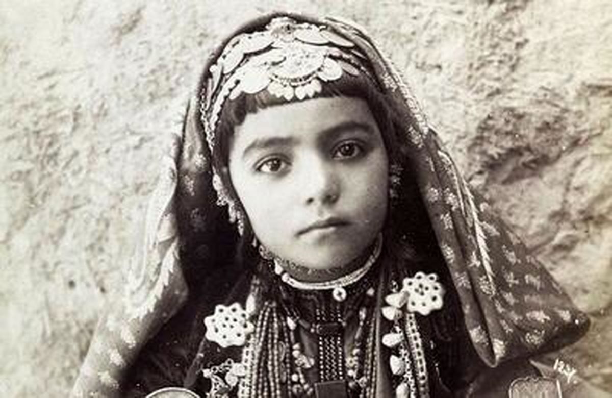 سفر به عصر قاجار؛ از زن خَرسوار تا مرد آتشخوار