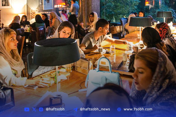 فیلمی از داخل کافه پلمپ شده در تهران به دلیل برهنگی و پارتی مختلط
