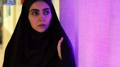 استایل خاص فریبا نادری در کنسرت؛ پیراهن گل‌گلی و کفش‌های  مشکی