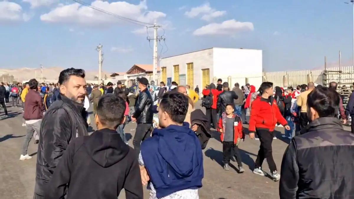 استقبال هواداران پرسپولیس از بازی این تیم مقابل شمس آذر قزوین