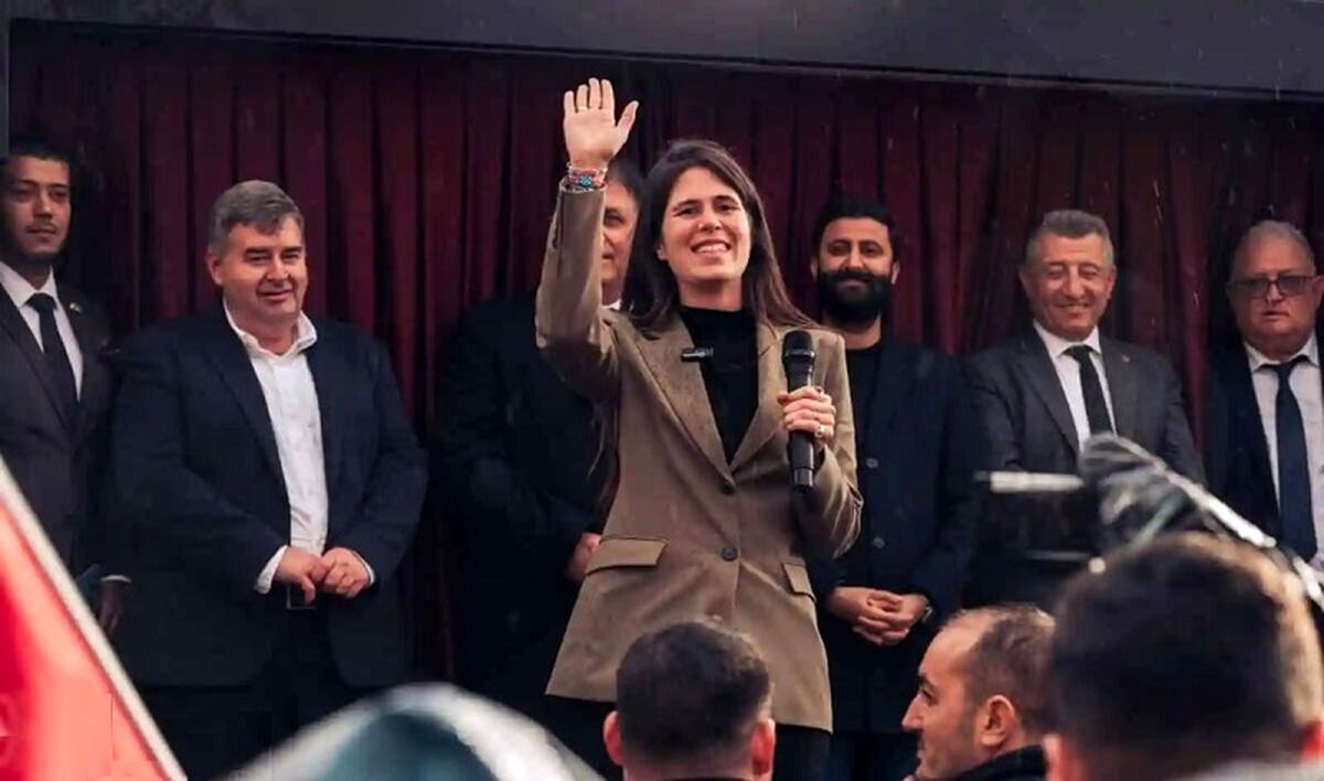 دختر سرمربی محبوب پرسپولیس شهردار شد + عکس