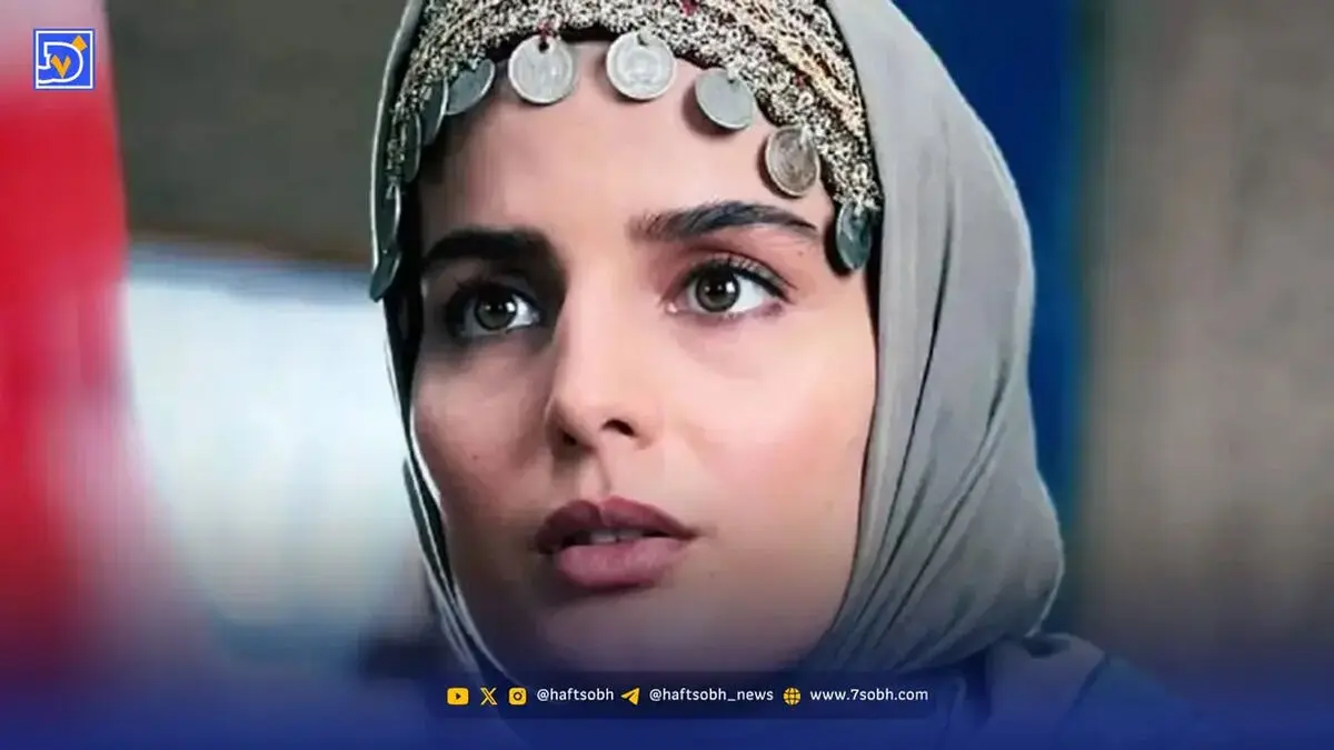 سفر به دیروز| «غزاله اکرمی» بازیگر سوجان در 2سالگی و در آغوش پدرش؛ اواخر دهه 70