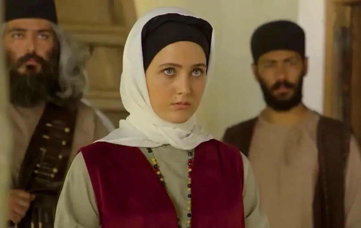 عکس| سفر در زمان؛ چهرۀ «بانو» (سریال سوجان) در 21 سالگی با چادر گلدار در یزد
