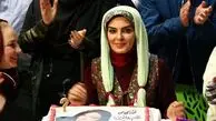 عکس| سفر زمان؛ «سارا خوئینی‌ها» با سبیل و کلاه در کنار «امیرحسین رستمی»