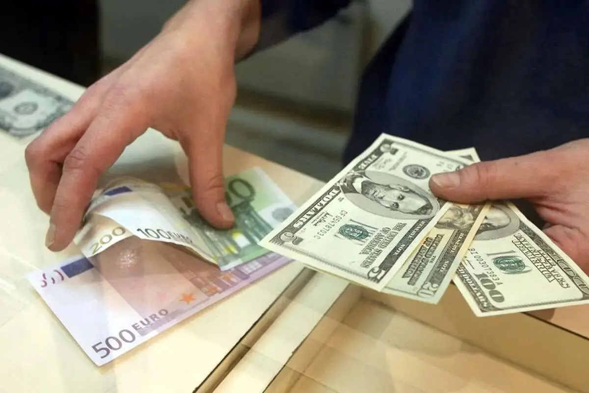 جدیدترین قیمت دلار و یورو امروز چهارشنبه ۱۵ بهمن ۱۴۰۴