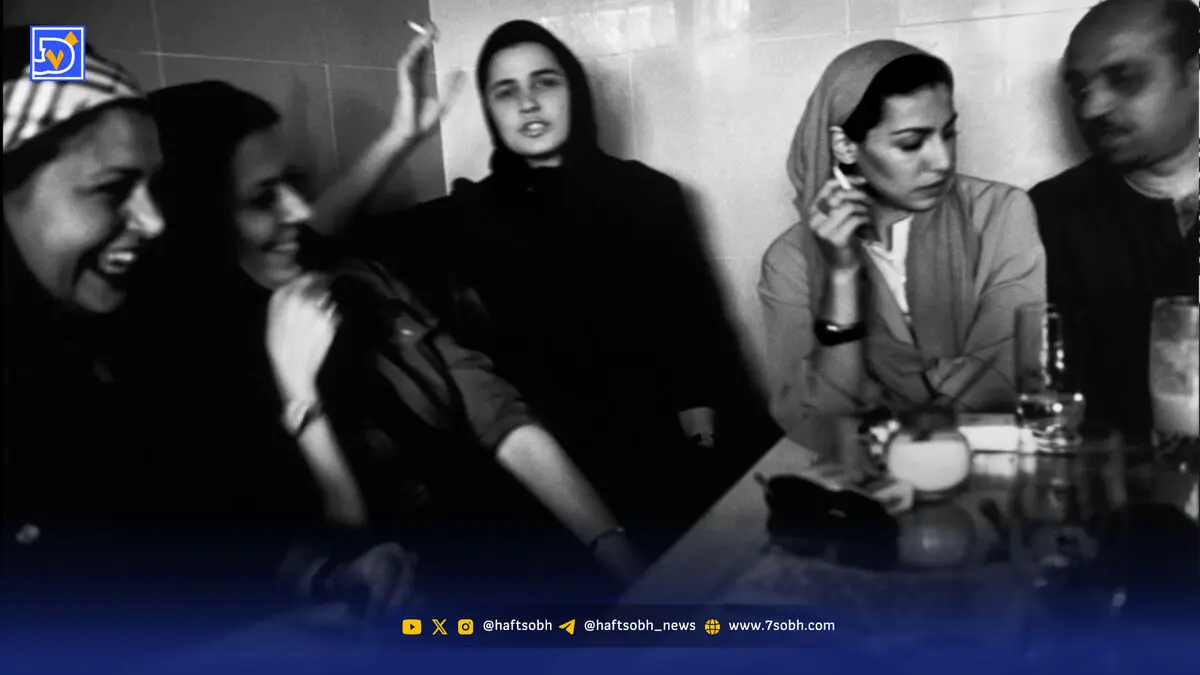 قاب تاریخ| حس خوب یک عکس؛ گعده جوانان تهرانی، نامجو و بنیتا افشاری