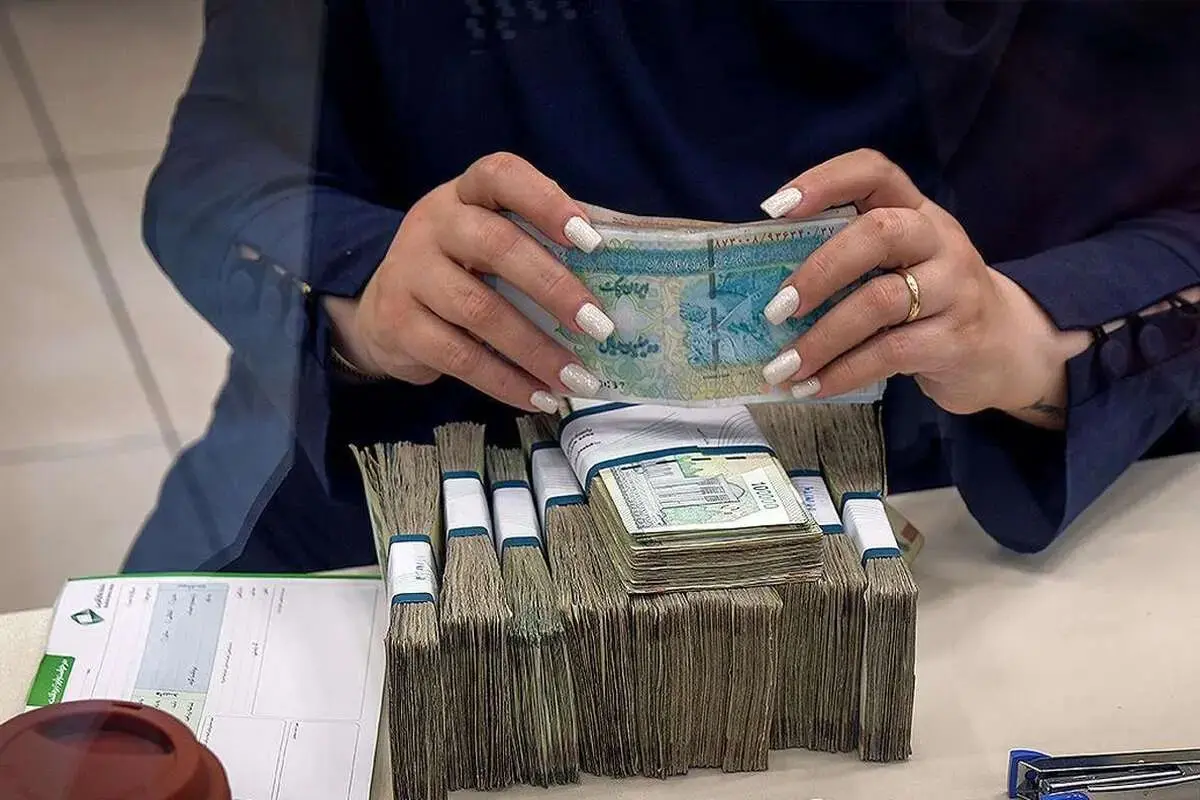 عیدی کارمندان و بازنشستگان چه زمانی واریز می‌شود؟