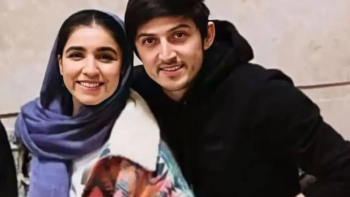 رونمایی از مادرزن سردار آزمون در افتتاحیه مرکز زیبایی‌اش