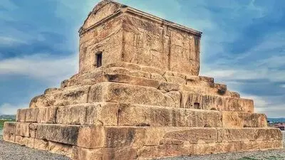 یادداشت افشین امیرشاهی در زادروز کوروش ‌