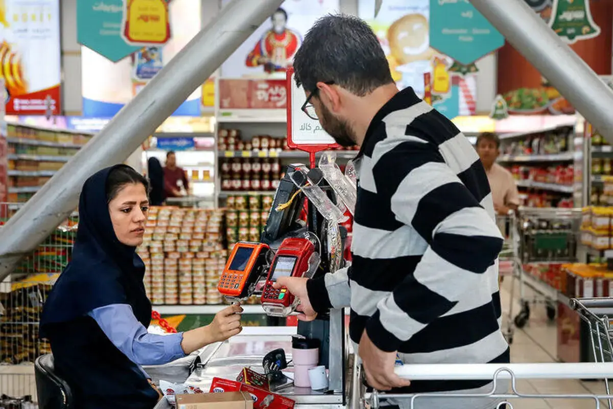 فعالیت تامین‌کنندگان کالاهای اساسی/ تلاش شبانه روزی برای آرامش بازار