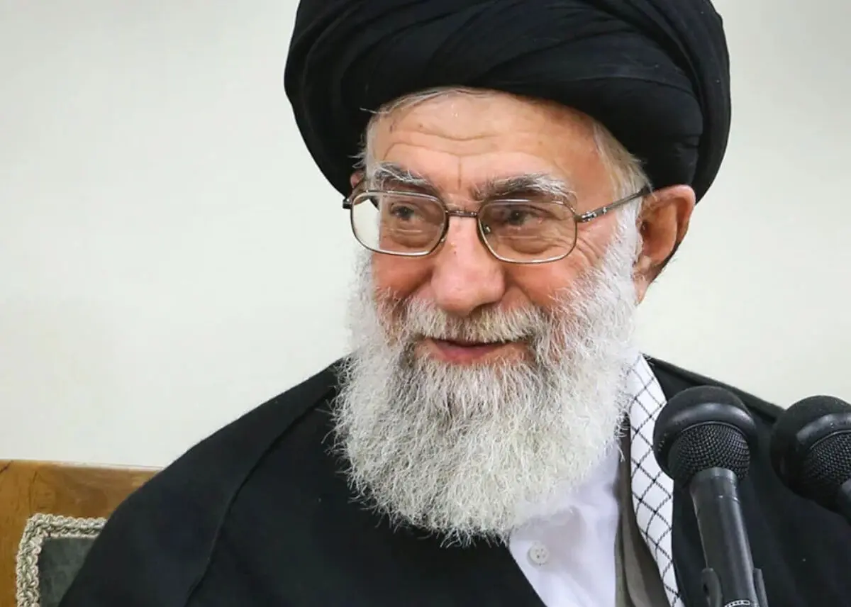 رونمایی از کارت عروسی رهبر شهید انقلاب