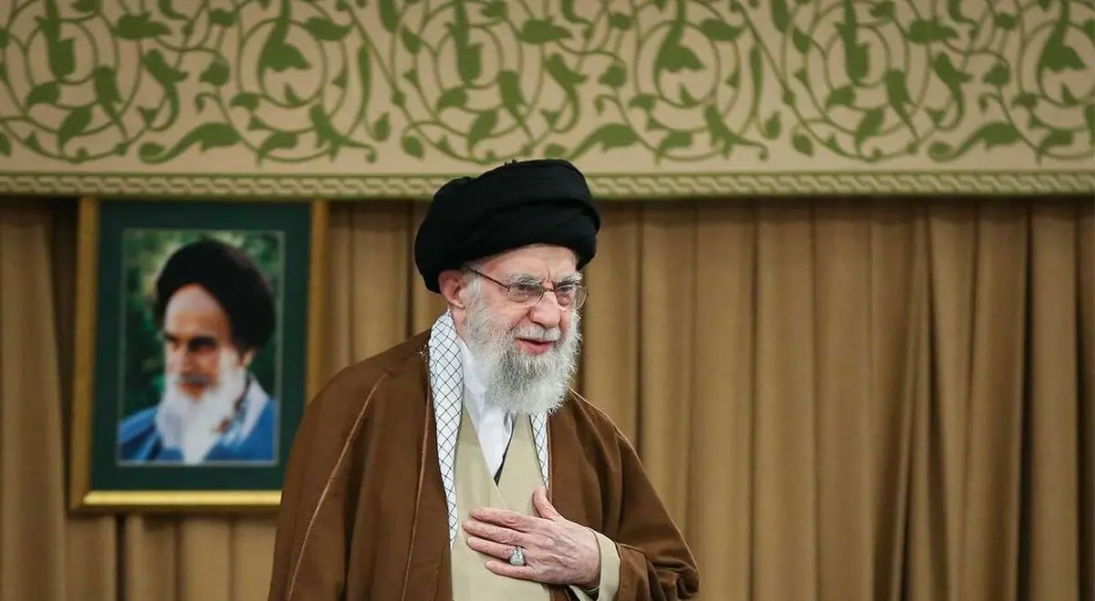 تصویری که برای اولین بار از شهید آیت‌الله خامنه‌ای منتشر شد