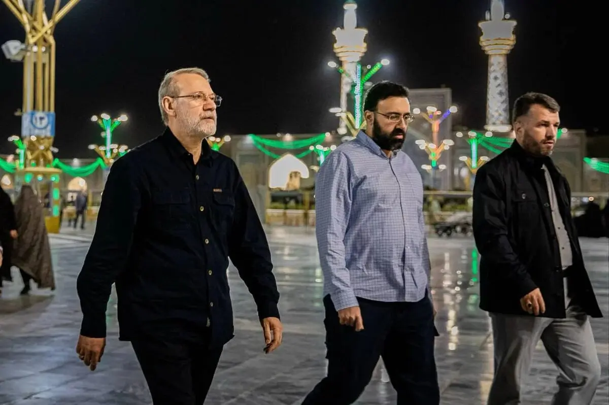 عکس | اولین تصویر از پیکر شهید علی لاریجانی در معراج شهدا / پدر در کنار پسر آرام گرفت