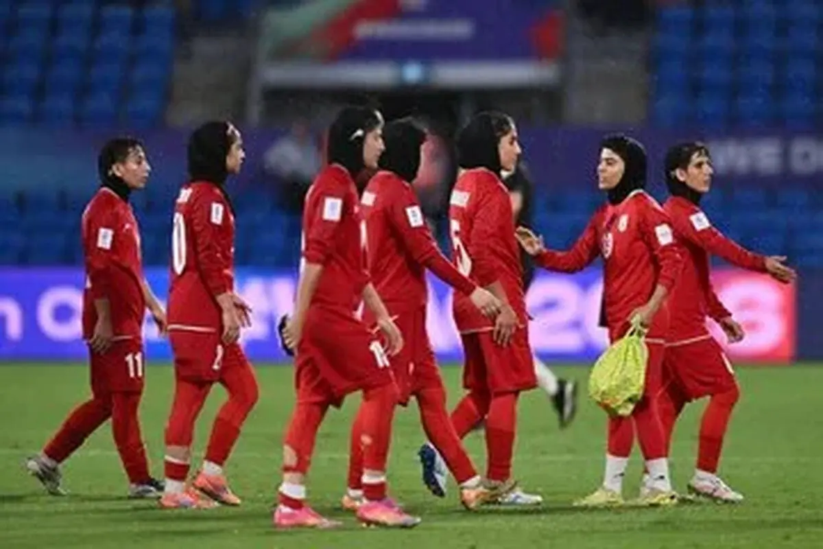 اعضای تیم فوتبال زنان ایران در مرز بازرگان + عکس