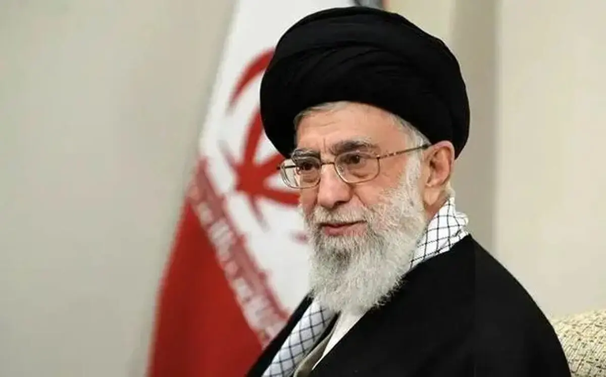 مسافرت خانوادگی رهبری انقلاب با اتوبوس به کاشان به همراه نوه هایشان + فیلم