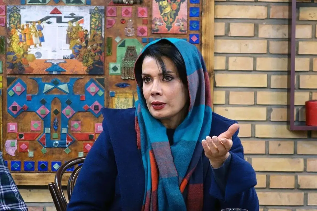 واکنش تند عاطفه رضوی به برخی مواضع سیاسی درباره جنگ