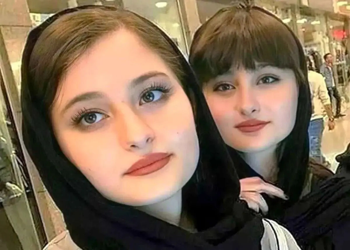 استایل جذاب سارا و نیکا فرقانی در ۲۱ سالگی/ دوقلوهای پایتخت چقدر خوش استایلن! + عکس