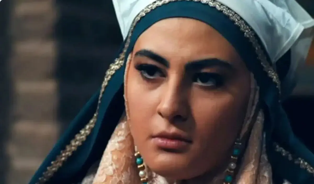 سفر در زمان؛ «فخرالزمان» سریال بانوی عمارت در روز عروسی اش