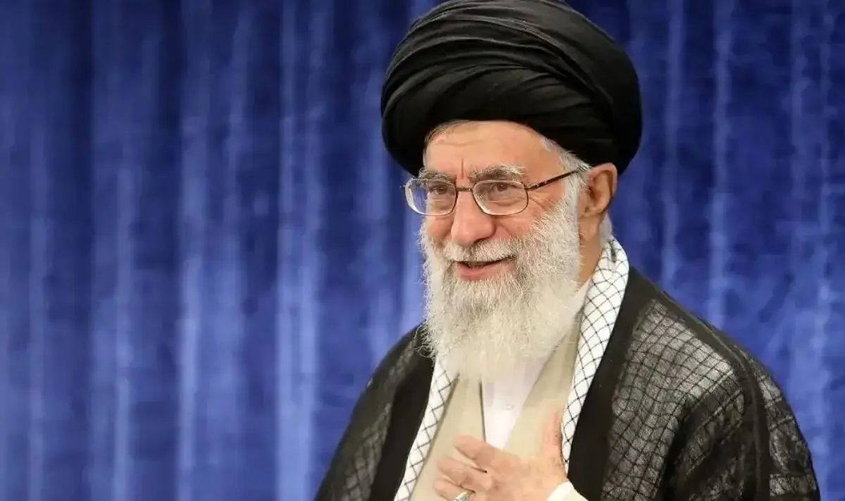 فیلم / یادی کنیم از شوخی رهبری انقلاب با سن و سال آیت الله جنتی / رهبری جوانی ما را قبول ندارند !