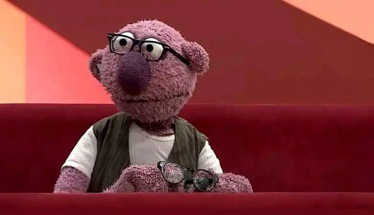 دلنوشته تلخ جناب‌خان برای عروسکش در آوارهای جنگ + عکس