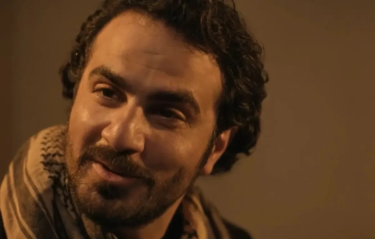 سفر در زمان؛ «محمدرضا» سریال بیگانگان در اتاق گریم سریال طوبی؛ سال 1403