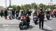 ژست متفاوت فرمانده ارشد سپاه در خیابان/ سردار حسن زاده موتورسوار شد+ تصاویر