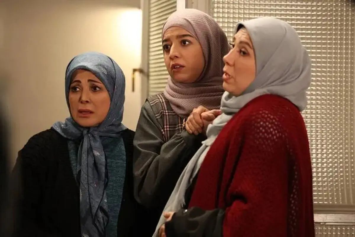 بیوگرافی دریا آقاخانی گلناز سریال اسباب زحمت / بازیگری دختر سعید آقاخانی