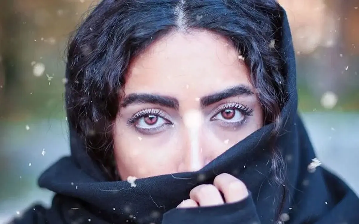 بیوگرافی ساناز طاری بازیگر سریال لیسانسه‌ها