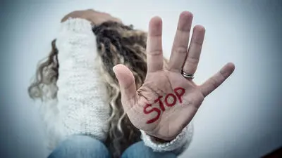 انتقام اسیدی مرد قهوه‌چی از همکاران همسرش 