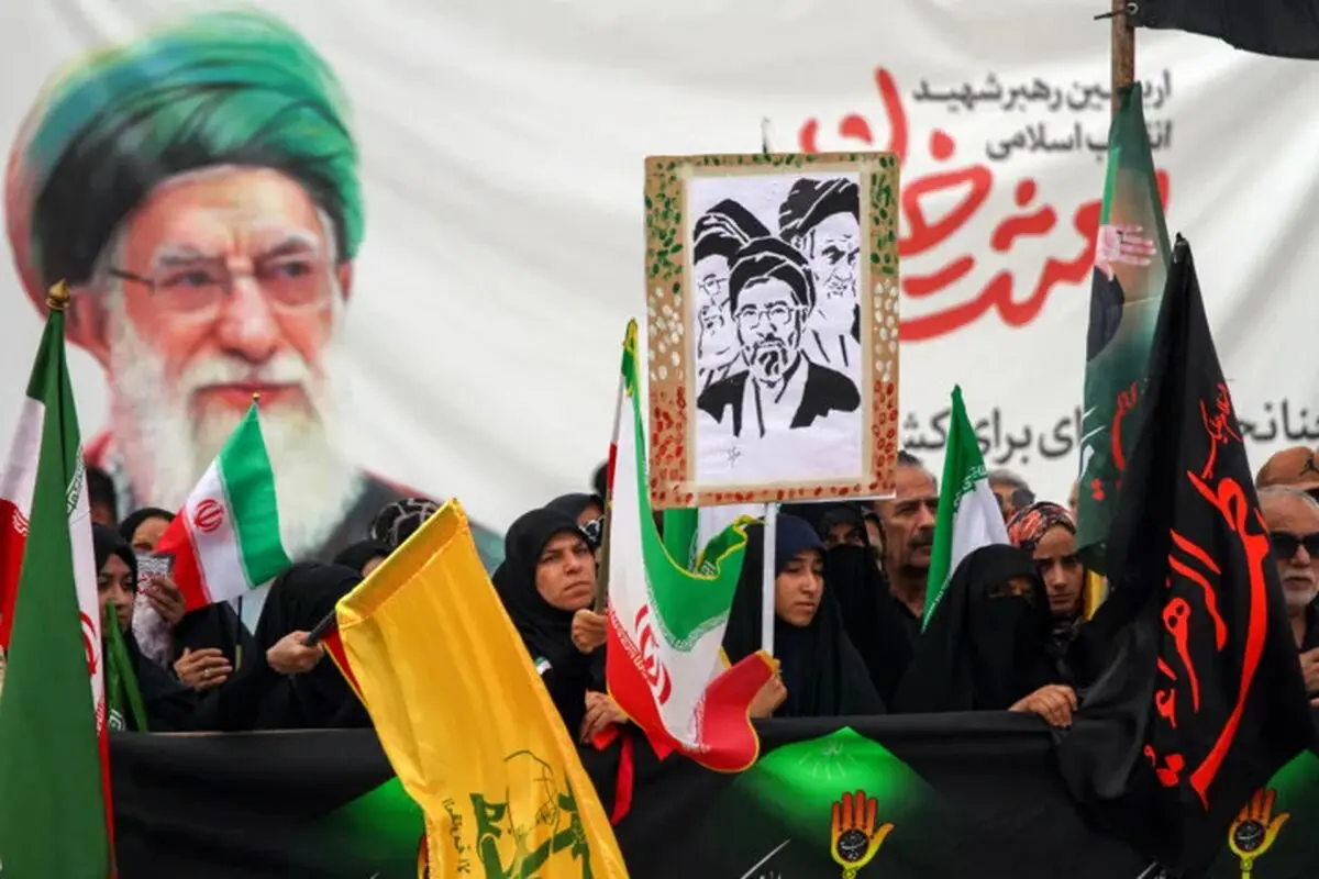 حضور با شکوه مردم در مراسم وداع با قائد شهید امت + ویدئو
