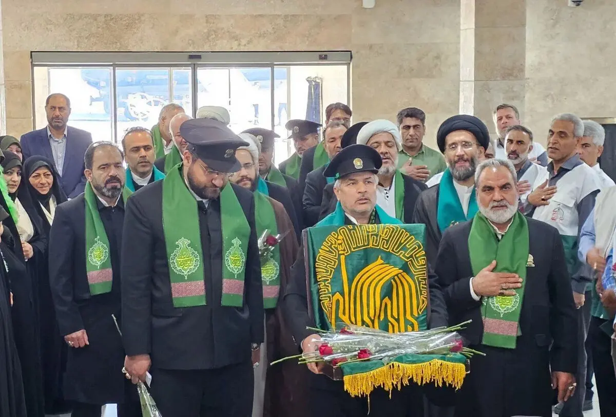 ویدئو| حضور ۳۶۰ نفر از خادمان حرم امام رضا (ع) برای ارائه خدمات به عزاداران رهبر شهید انقلاب