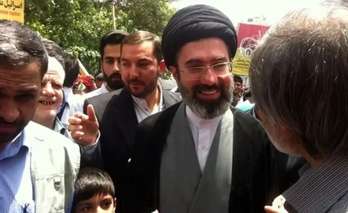 سفر در زمان؛ سید مجتبی خامنه‌ای رهبر انقلاب در راهپیمایی روز قدس