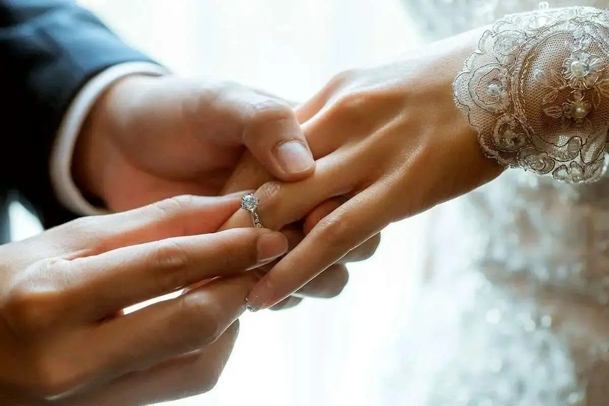 ازدواج عروس زشت روی با داماد کور / این دختر ایرانی هیچ خواستگاری نداشت + فیلم