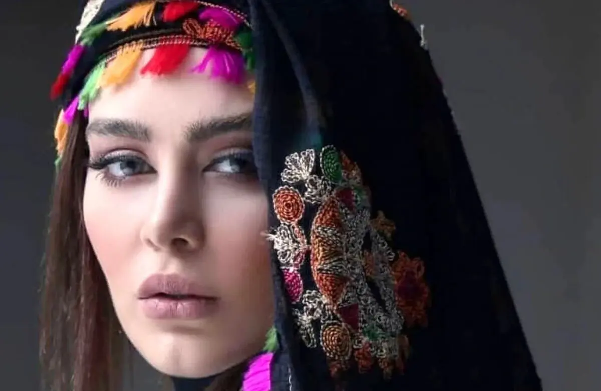 عکس| استایل جذاب سحر قریشی مجری عشق ابدی کنار ساحل