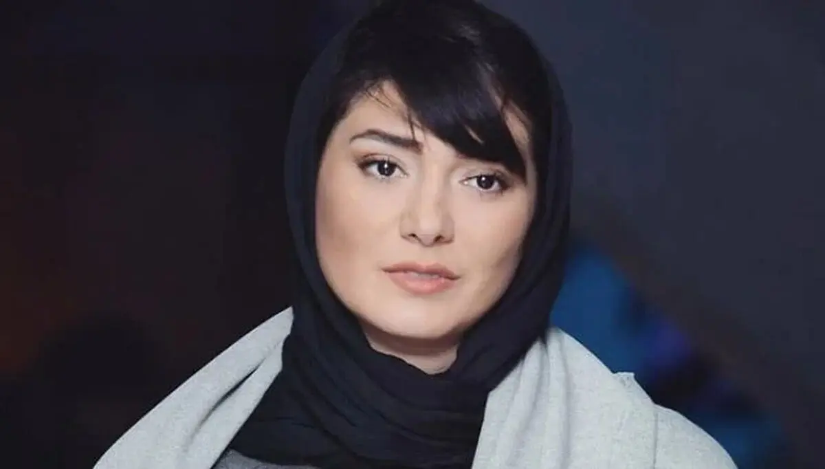 عکس| استایل دیدنی مینا وحید بازیگر سریال کلاغ در کنار دریا