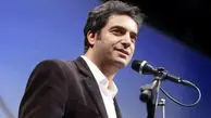 دورهمی خانوادگی منوچهر هادی کنار سفره‌ نذری