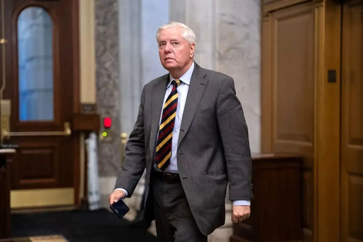 بیوگرافی ليندسی گراهام Lindsey Graham سناتور جنگ طلب آمریکایی + عکس همسر و اتهامات همجنس گرایی