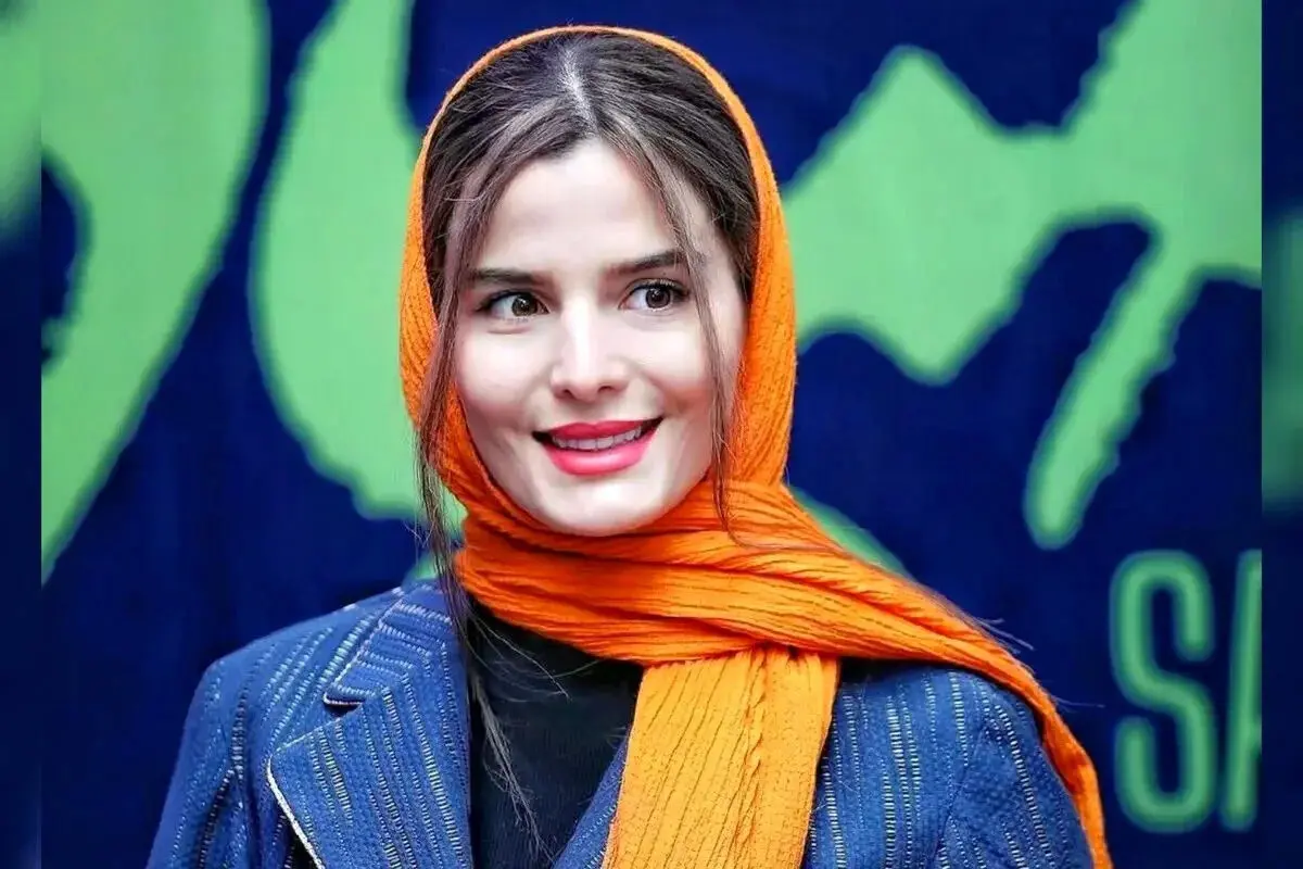 عکس| استایل تابستانی غزاله اکرمی بازیگر سریال کوری روی تاب