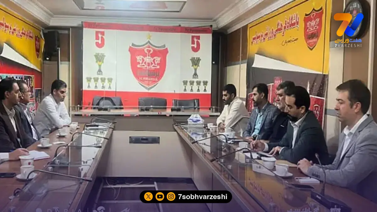 مدیرعامل پرسپولیس، همه را در باشگاه به خط کرد