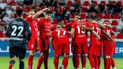 تمرین آخر ملی‌پوشان در پک؛ گالیاردی به بازیکنان معرفی شد