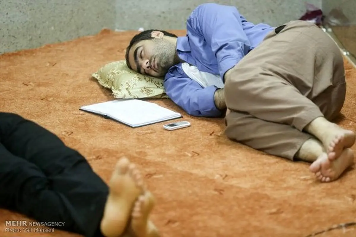 خوابیدن به پهلو خطر ابتلا به آلزایمر را کاهش می دهد