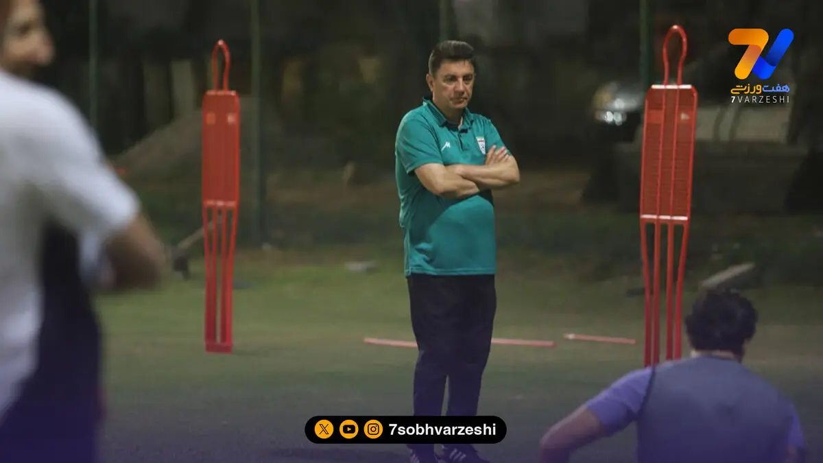 قلعه نویی و دستیارش با پرواز تیم ملی به تهران برنگشتند!