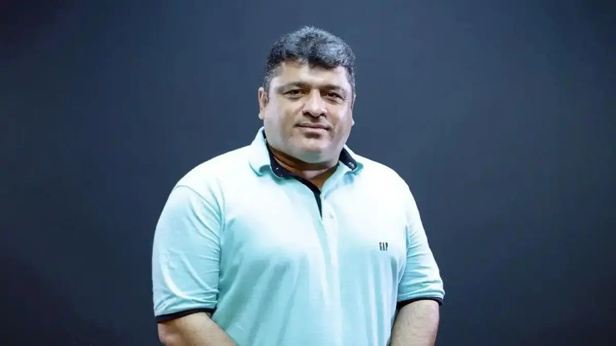داداش‌زاده: قلعه‌نویی 5 بازیکن را کنار نگذارد مثل اسکوچیچ می‌شود