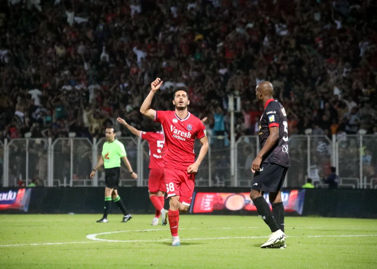 از بهترین لحظات ۴۰۳ نساجی گل به پرسپولیس بود