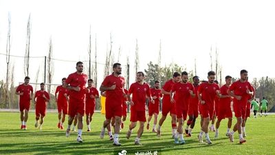 اعتراض فرشاد احمدزاده به وحید هاشمیان؛ دیگر دفاع چپ بازی نمی کنم!
