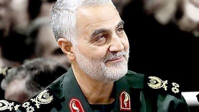 سفر در زمان؛ ژست عاشقانه حاج قاسم و مادرش ده سال قبل