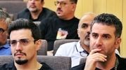هوتن شکیبا در مراسم ختم پدر عباس جمشیدی‌فر: ختم جای سلفی گرفتن نیست! (ویدئو)